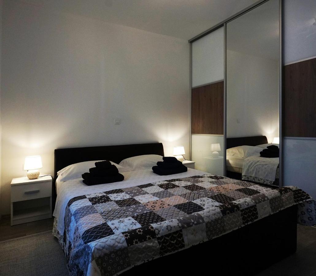Deluxe Apartment Joia With Balcony On The Beach Bacvice, Free Parking, Old Town, Near Ferry Port Сплит Екстериор снимка