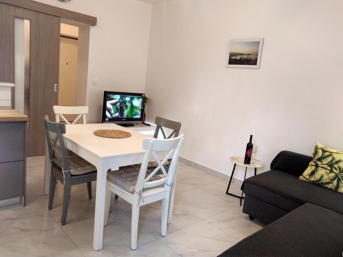 Deluxe Apartment Joia With Balcony On The Beach Bacvice, Free Parking, Old Town, Near Ferry Port Сплит Екстериор снимка